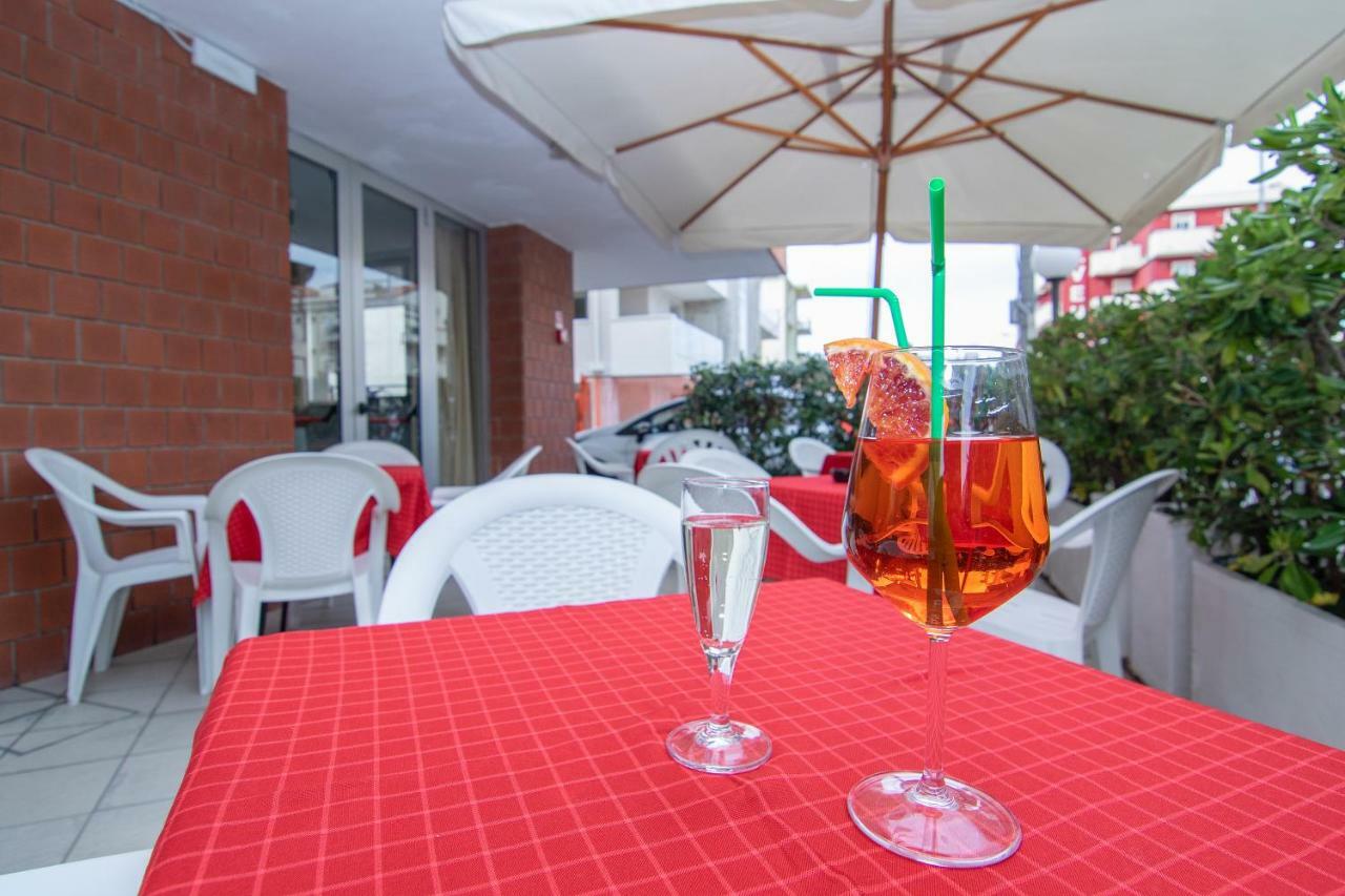 Hotel Napoleon Riccione Eksteriør bilde