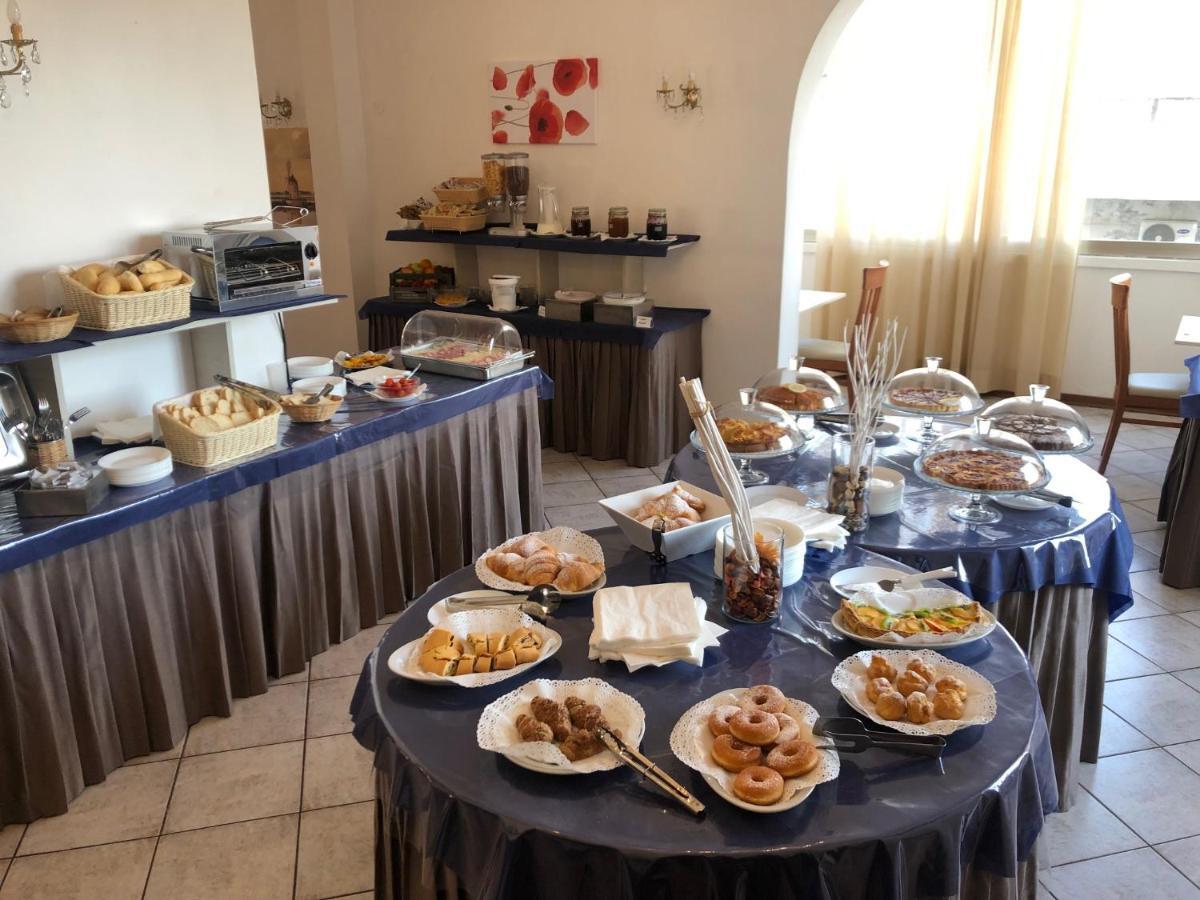 Hotel Napoleon Riccione Eksteriør bilde