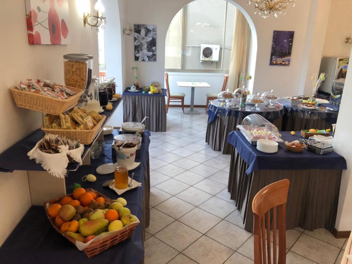 Hotel Napoleon Riccione Eksteriør bilde